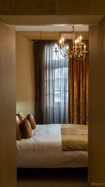 The Room where I fell in LOVE with shooting interiors in 2011/2012!
Thank you to Sue & John Rudden for trusting me to photograph your gorgeous rooms… and of course your beautiful restaurant and delicious food!
The Alcock Room will always be special to me, where I found my lifelong passion for shooting interiors. Can’t wait to see Room No.10!!!!
If anyone wants a night or three away in the dales I would HIGHLY recommend @grassington_house 💕
#commercialphotographer #interiorsphotographer #boutiquehotel #awardwining #restaurantwithrooms #photoshootday #behindthescenesphotoshoot #yorkshiredales #dalesway