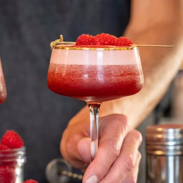 Fun photoshoot & fabulous food and drinks at Grassington House Hotel!
Open ALL Bank Holiday Weekend for delicious Cocktails and the most incredible food! (Food photos to follow soon!)
#cocktails #bankholidayweekend☀️ #drinkswithfriends #grassington #grassingtonhouse #yorkshiredalesnationalpark #commercialphotographer #mixologist #photoshootfun